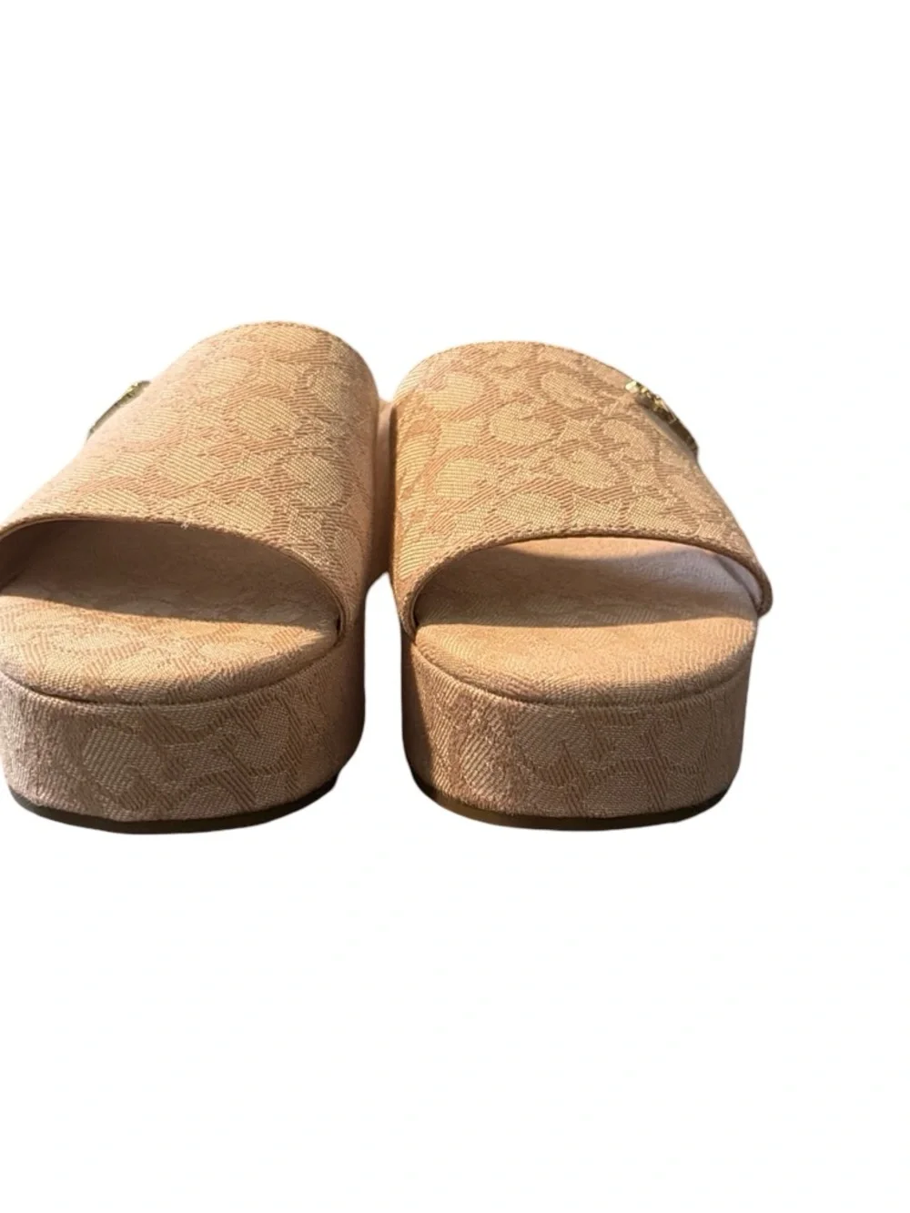 Guess Women Wedges 2.36 “ Beige Sandals Lightweight Size 6